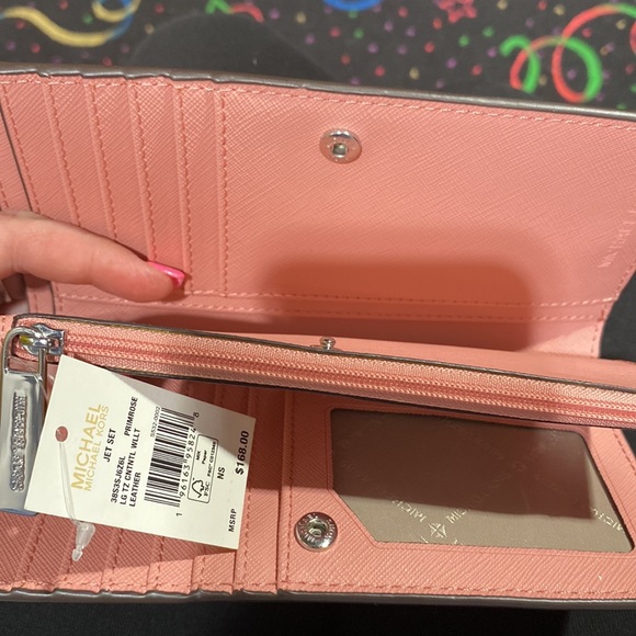 Michael kors wallet, LIGHT PINK - Picture 4 of 5